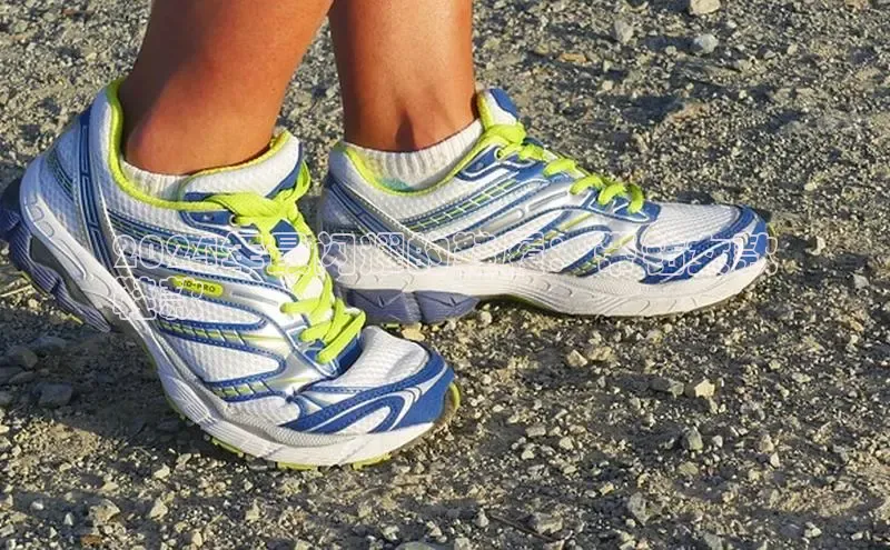 lw乐玩平台赛富乐斯2024年最闪耀的鞋履：带钻女款
鞋款