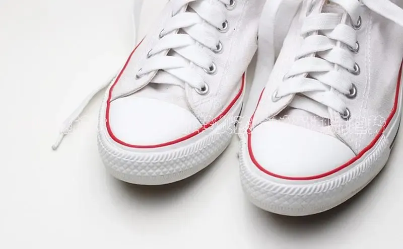 2025新款：福建运动鞋女孩的时尚潮流趋势