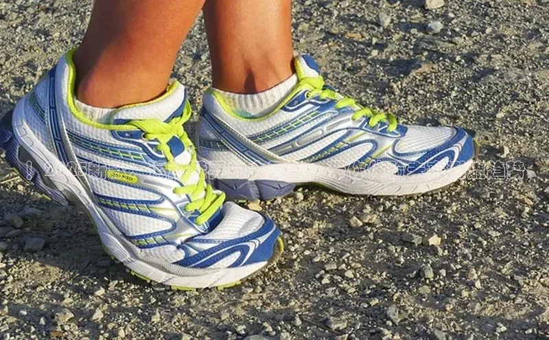 ！2025新款：运动鞋界的大同款，带你体验未来潮流趋势